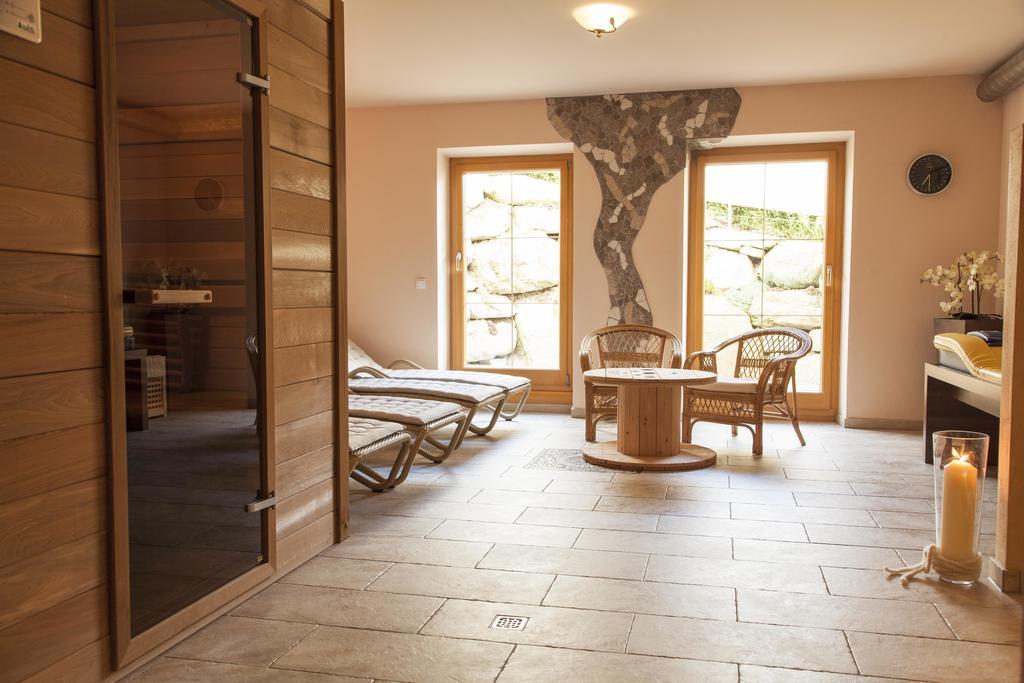 Haus Sonneneck - Ski In & Out Санкт-Антон-ам-Арльберг Экстерьер фото